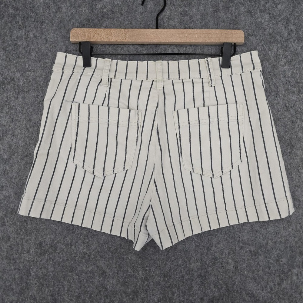 Sincerely Jules Shorts Juniors 11/30‎ Cream Navy Striped Button Front Chino - Picture 2 of 10